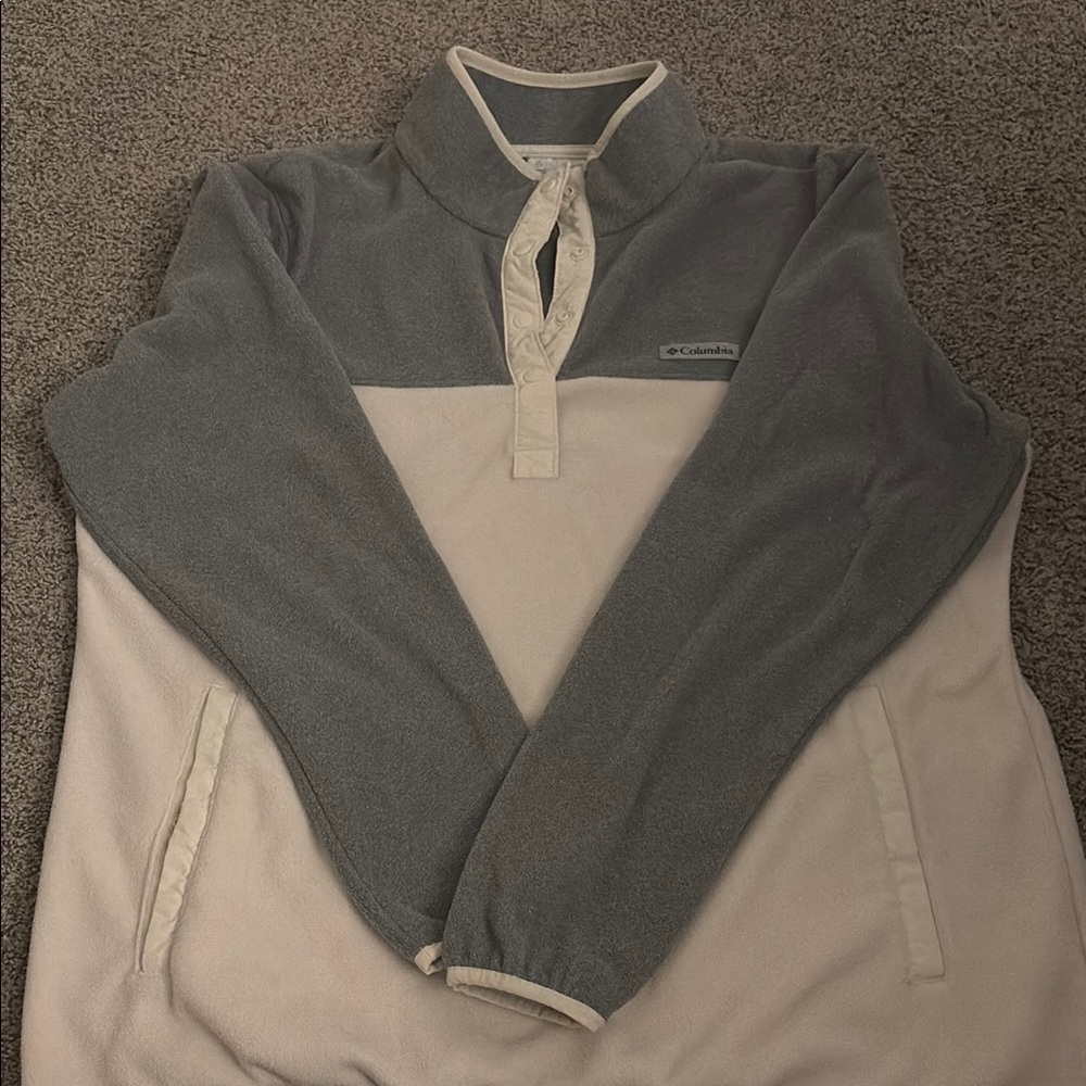 Columbia Gray and Cream Zip Up Sweater